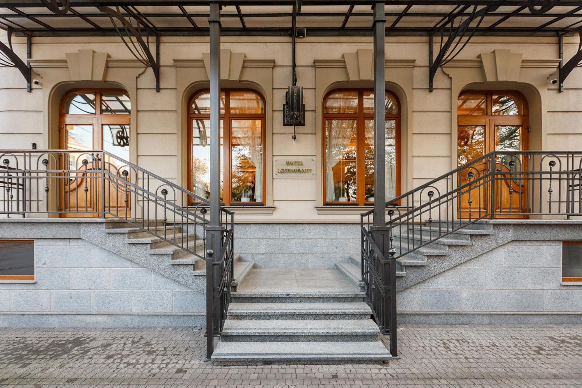 Ganz Hotel Ivano-Frankivsk Exterior foto