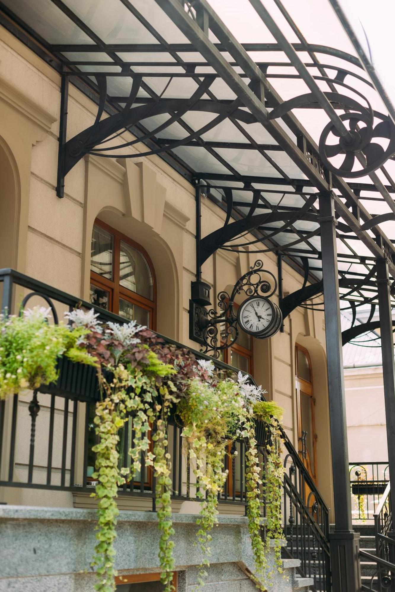 Ganz Hotel Ivano-Frankivsk Exterior foto